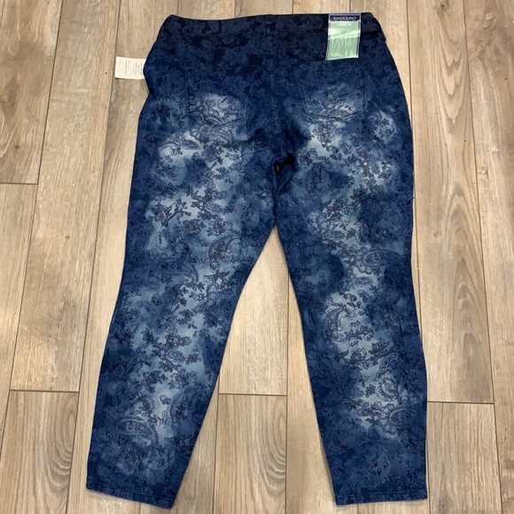 Bandolino Lisbeth Skinny Jeans Denim Curvy Crop Super Luxe Paisley Women’s 10 - Picture 9 of 11